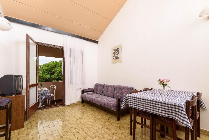 Apartment Medena Trogir Exterior foto